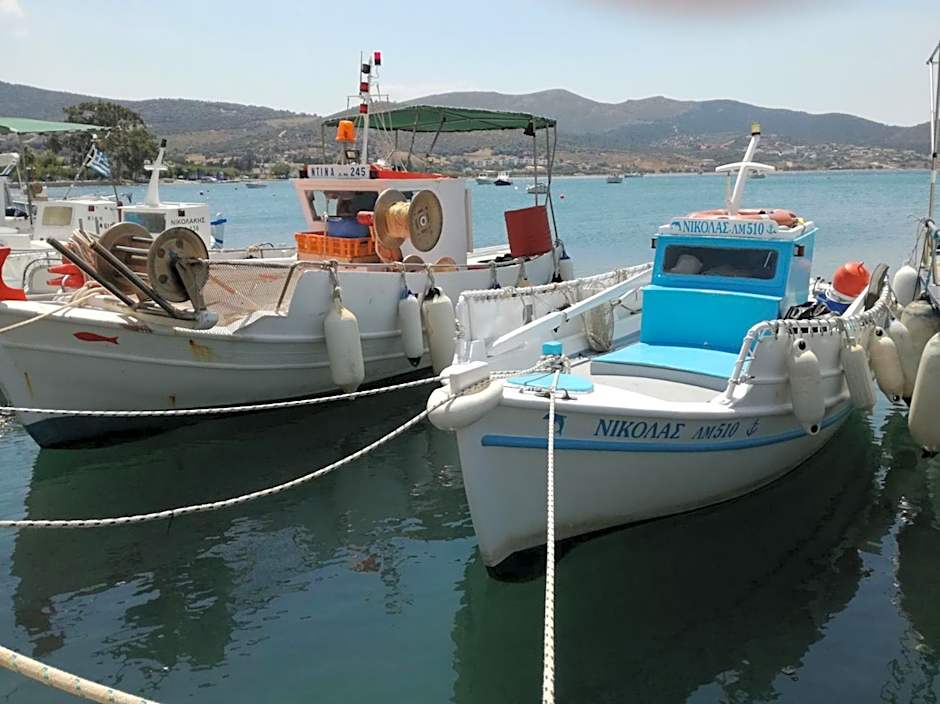 Gikas Apartments Triple Studio Sea View B7