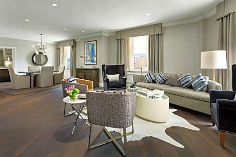 Presidential One Bedroom Suite - 1 King Bed