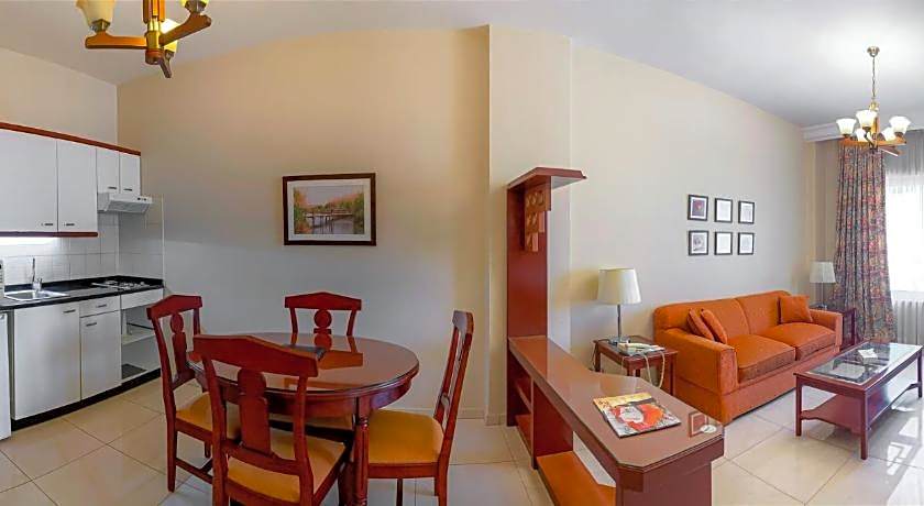 Comfort Hotel Suites