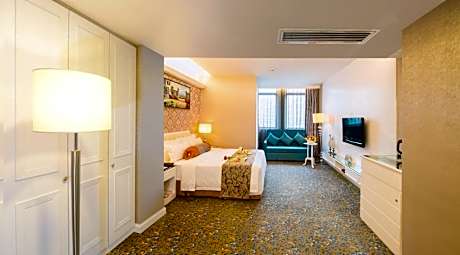 Staycation Offer - Standard Room with Free room upgrade and Late check out