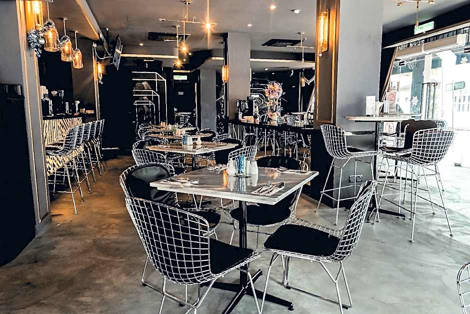 Le Embassy Hotel Georgetown