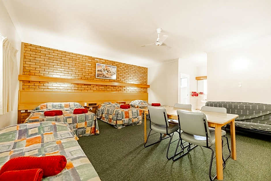 Landsborough Lodge Motel