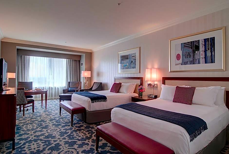 Photo 1 of 4 of Grand 1 Queen Bed, River View