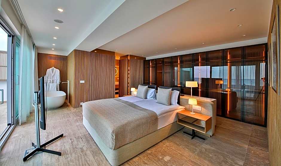 Photo 1 of 9 of Penthouse Apartment