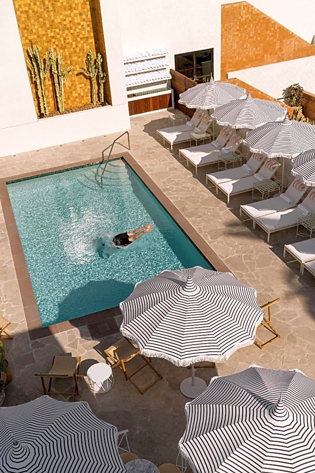 Silver Lake Pool & Inn