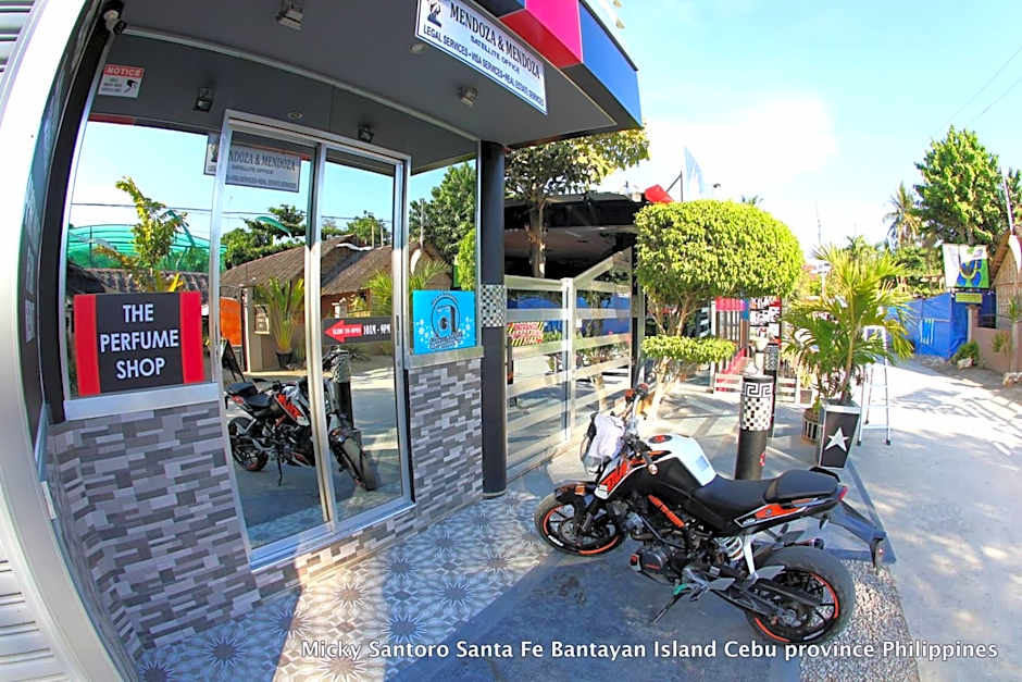 Micky Santoro Hotel & Restaurant