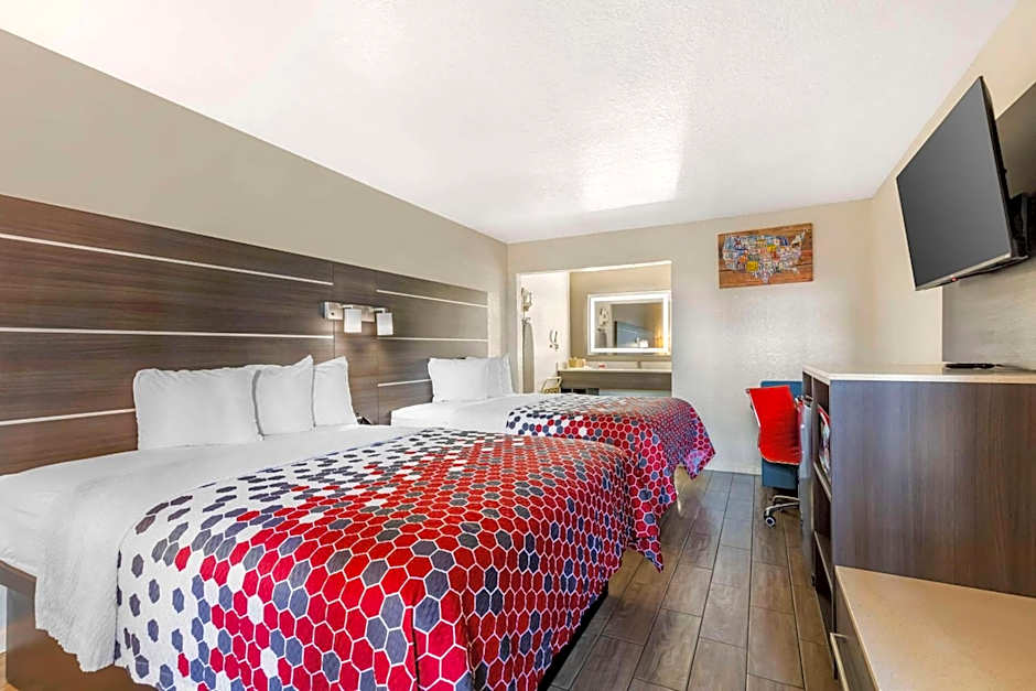 Econo Lodge Inn & Suites Near Lackland AFB