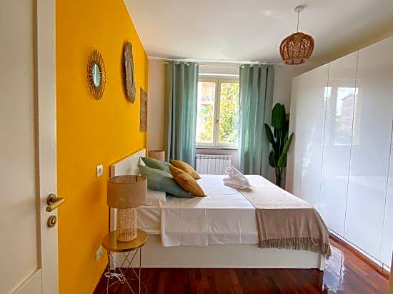 Giallomango Apt in Lucca