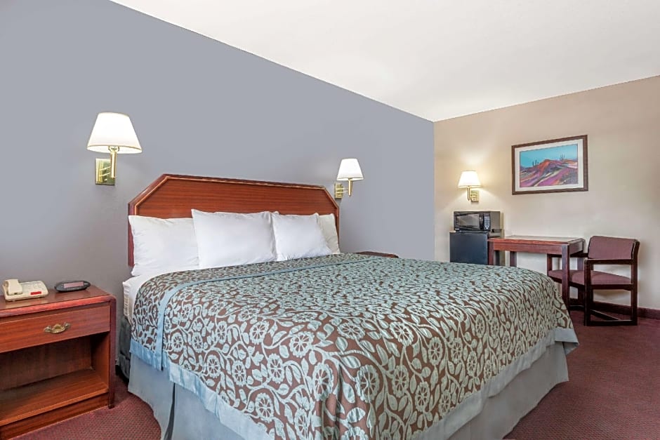 Days Inn by Wyndham Ruidoso Downs