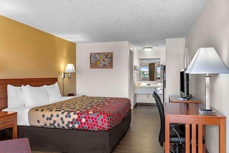 Queen Room - Accessible/Nonsmoking