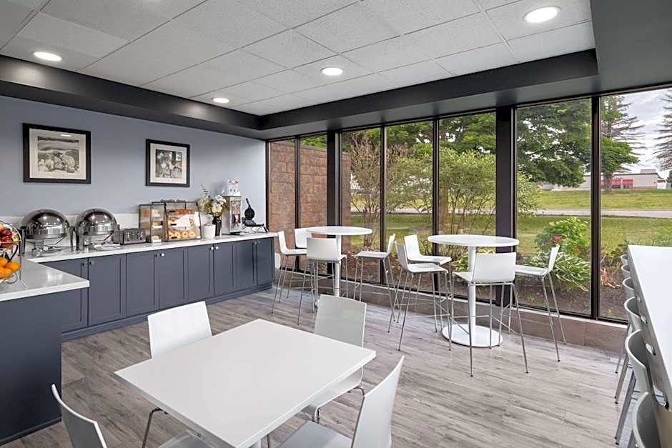 Travelodge by Wyndham Barrie