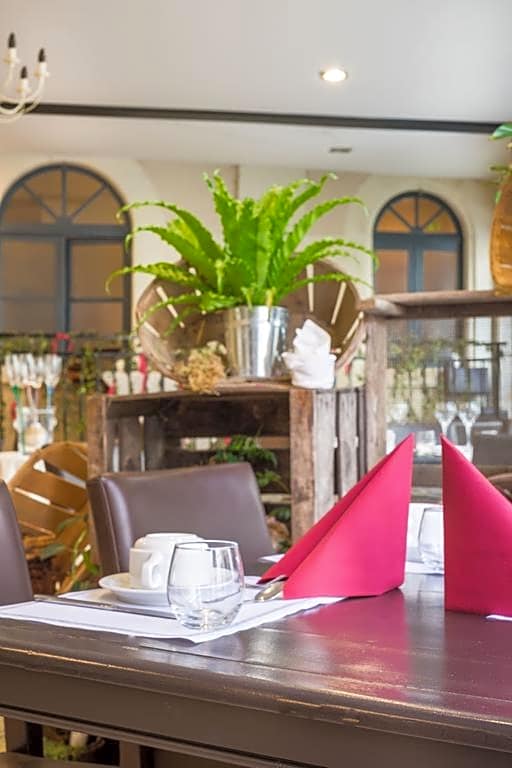 Hotel & Spa du Domaine des Thomeaux, The Originals Relais (Relais du Silence)