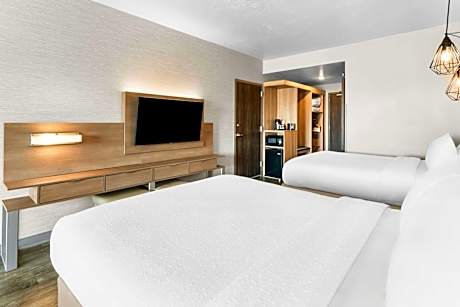 Queen Room with Two Queen Beds with Walk-In Shower