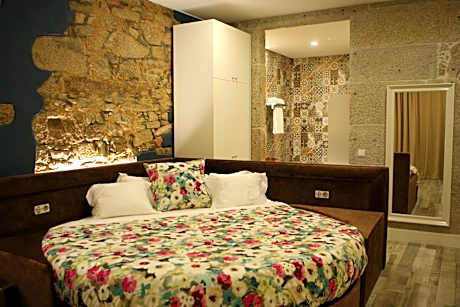 Deluxe Suite with Spa Bath