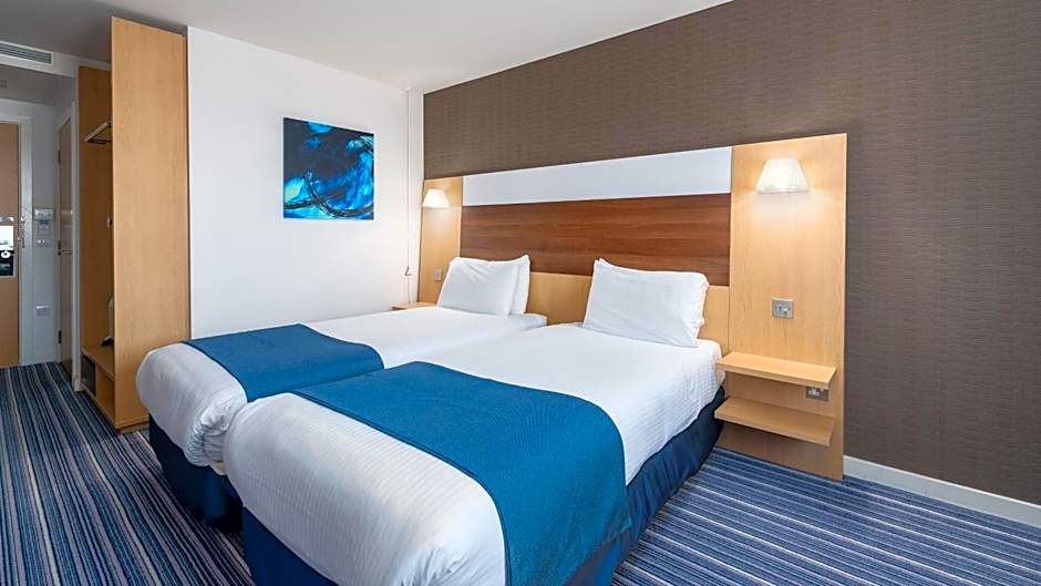 Holiday Inn Express Leigh - Sports Village By IHG