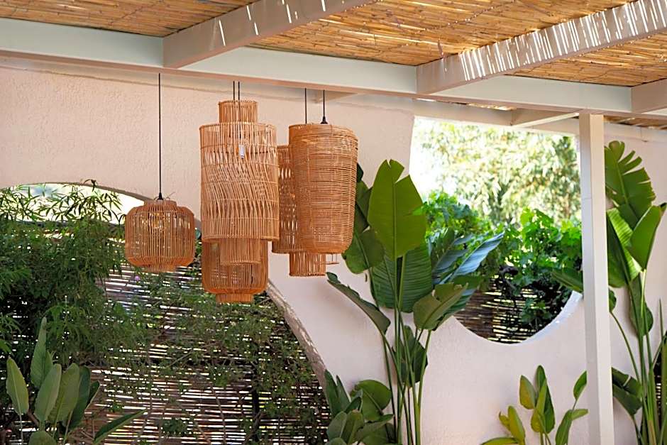 Marti La Perla - Adult Only+16