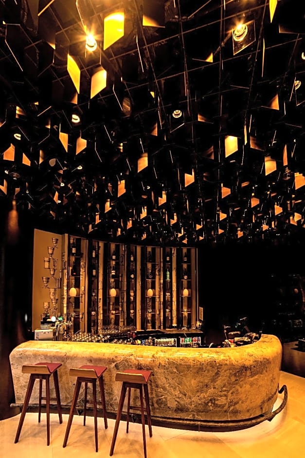 Kowloon Harbourfront Hotel