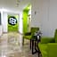 SR Hotel