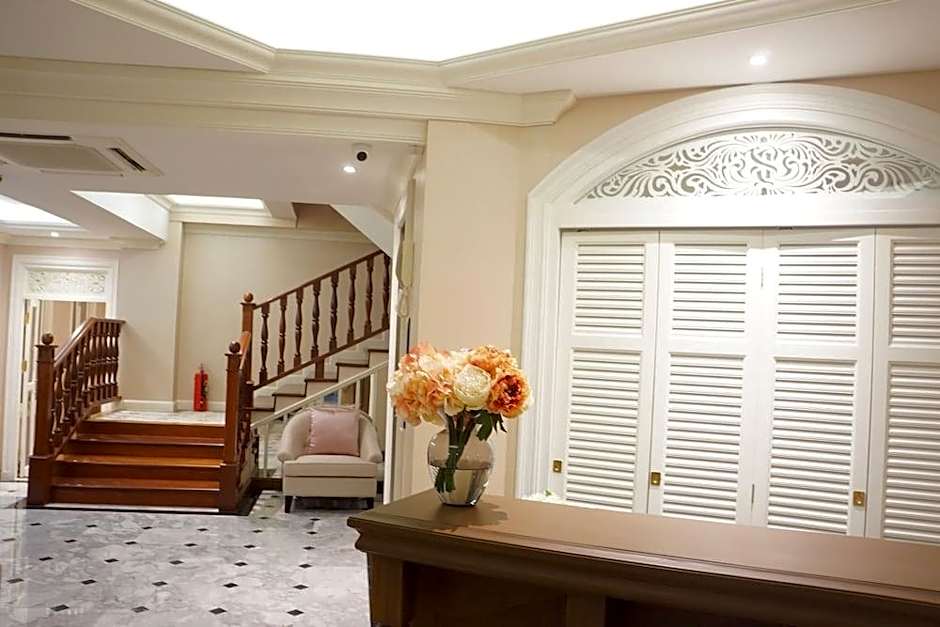 Hiranyakul House Riverside