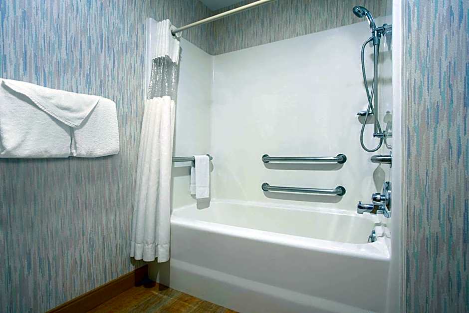 La Quinta Inn & Suites by Wyndham Roanoke Salem
