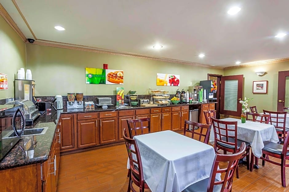 Quality Inn Near Seattle Premium Outlets