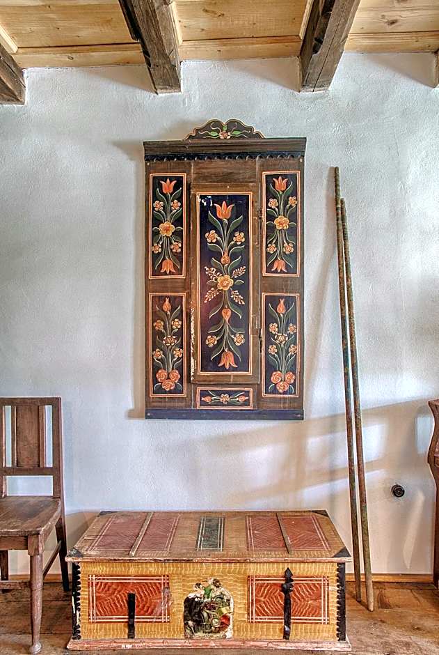 Viscri 32 - White Barn and Blue House