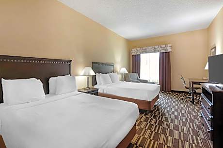 2 QUEEN BEDS,MOBILITY ACCESSIBLE,ROLL IN SHOWER,NSMK,FULL BREAKFAST