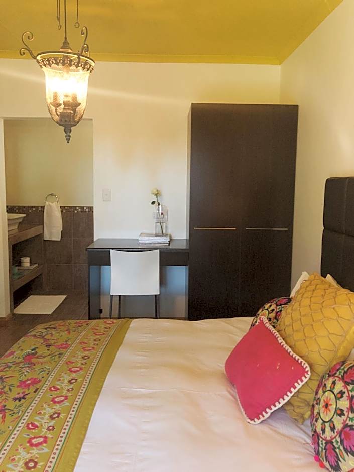 The Hedge Guesthouse