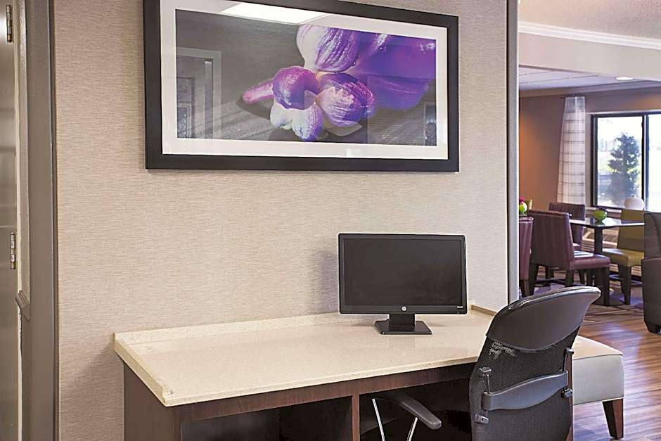 La Quinta Inn & Suites by Wyndham Baton Rouge Siegen Lane