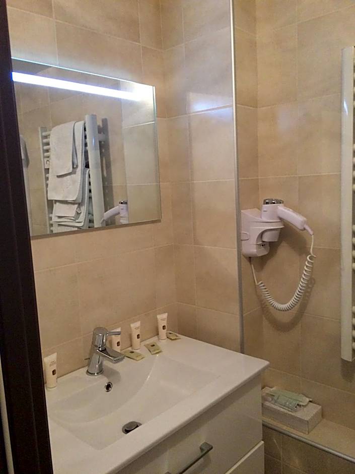 Auberge de la Petite Ferme, Super-Besse Est, The Originals Relais