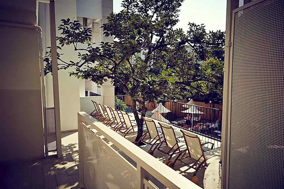 Two Seas Hotel