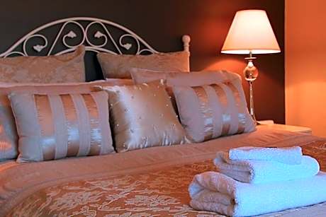 Cambridge Coach House