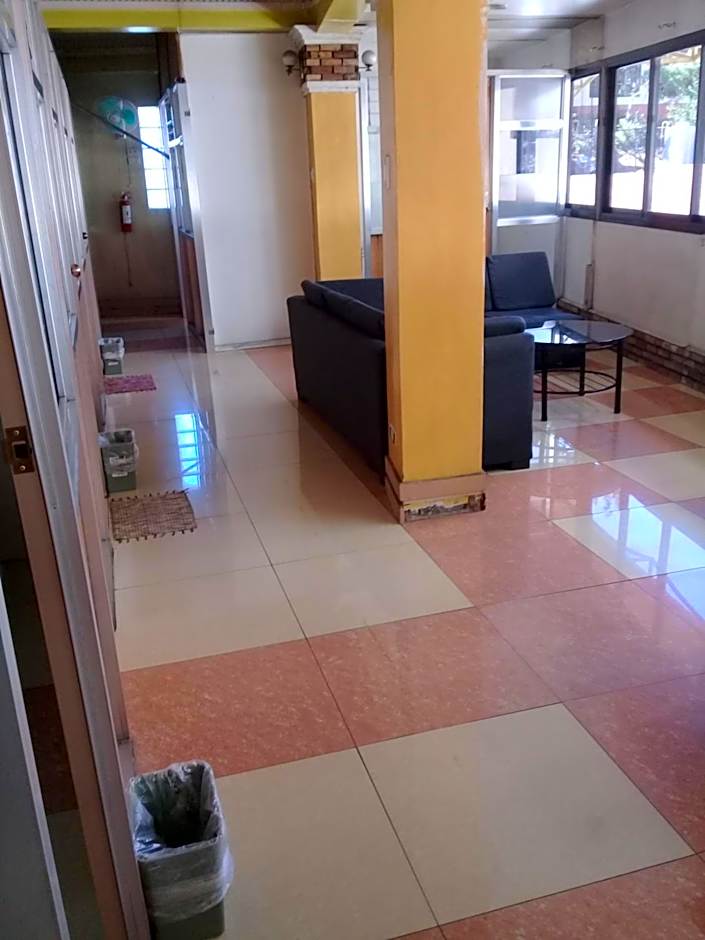 ASHBURN'S TRANSIENT BAGUIO - BASIC SLEEP and GO, LIMITED PAY PARKING, SELF SERVICE