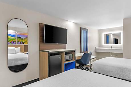 Double Room with Two Double Beds - Non-Smoking