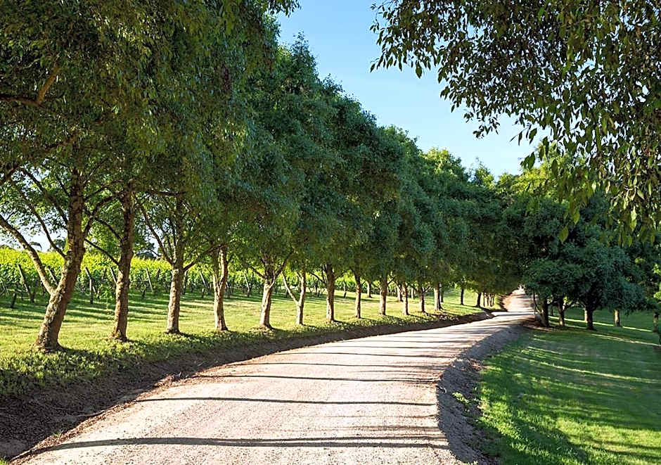 Lancemore Lindenderry Red Hill