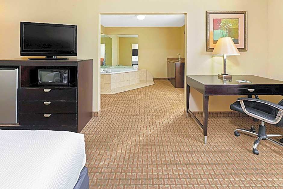 La Quinta Inn & Suites by Wyndham Morgan City