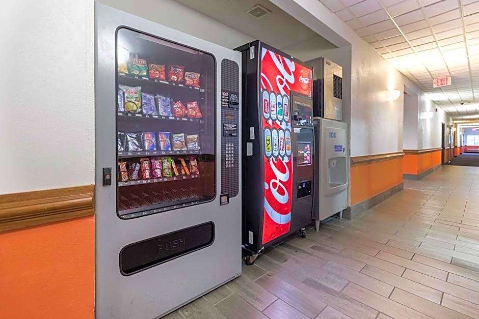 Motel 6-Indianapolis, IN - Southport