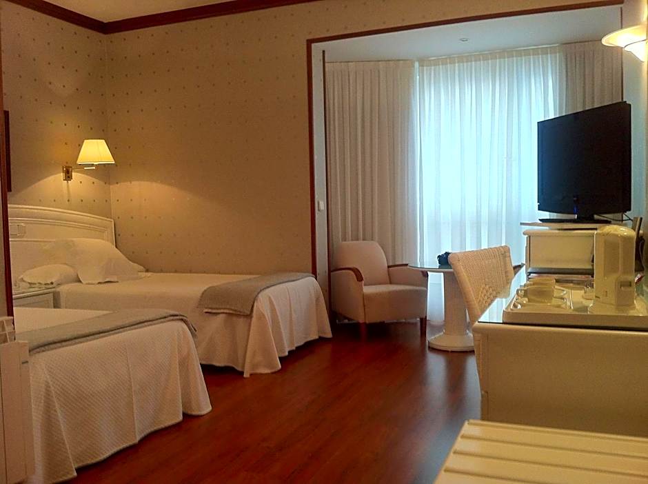 Las Rocas Playa Hotel