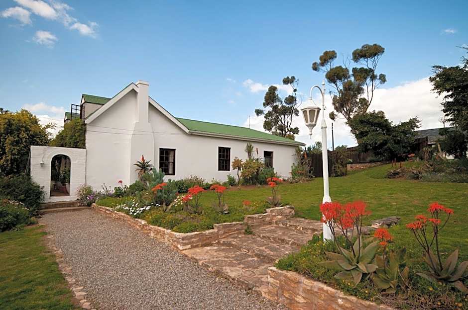 Leeuwenbosch Country House - Amakhala Game Reserve