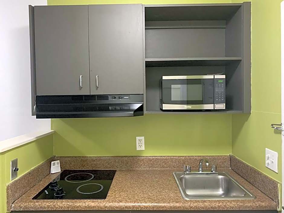 Studio 6-Hampton, VA - Langley AFB Area
