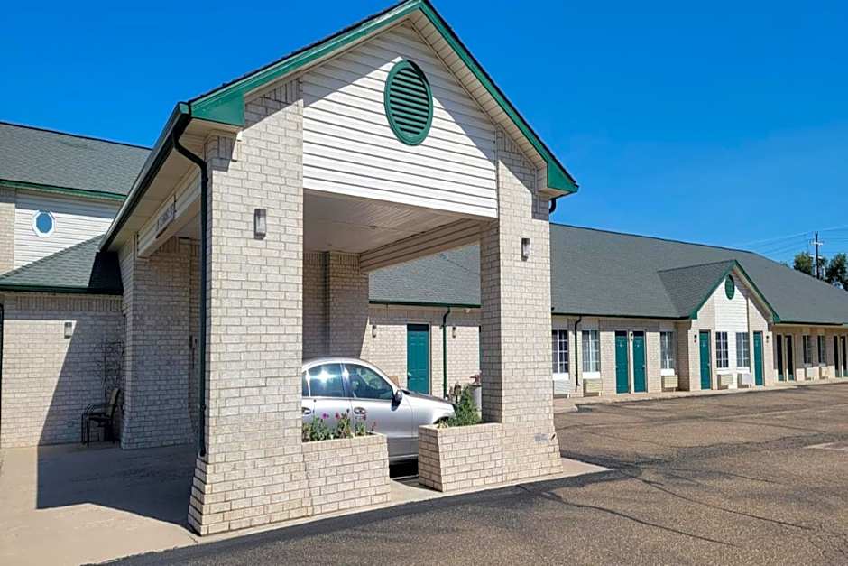 HomeTown Inn By OYO Texhoma, OK