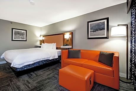 1 King Bed Study With Sofabed Nonsmoking