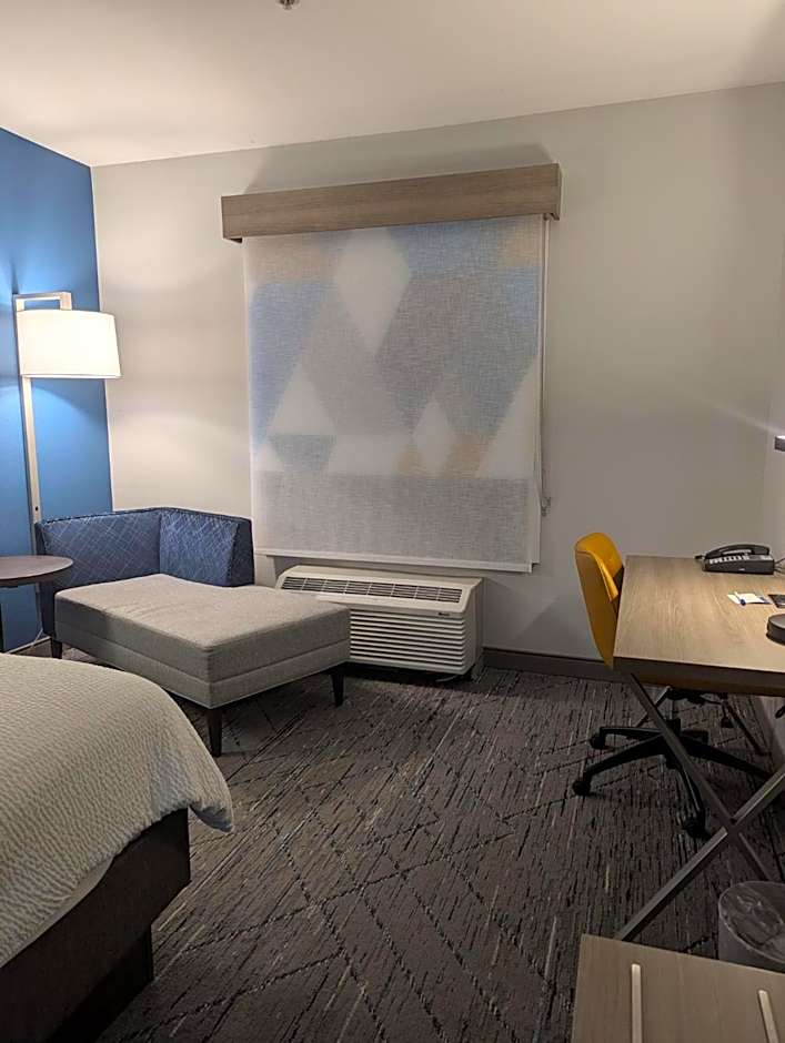 Holiday Inn Express Hotel & Suites Loveland By IHG
