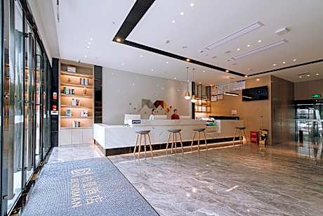 Borrman Hotel Huangshi North Railway Station