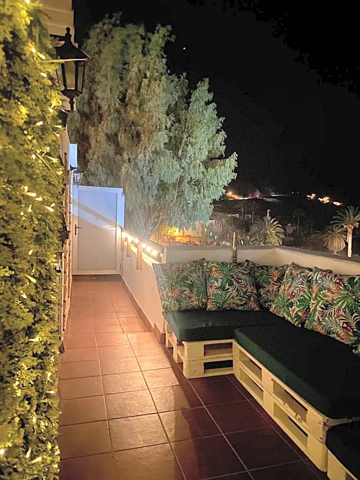 B&B and Apartments El Charco Azul