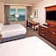 Hilton Philadelphia at Penn’s Landing
