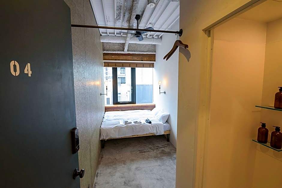 mizuka Imaizumi 1 - unmanned hotel -