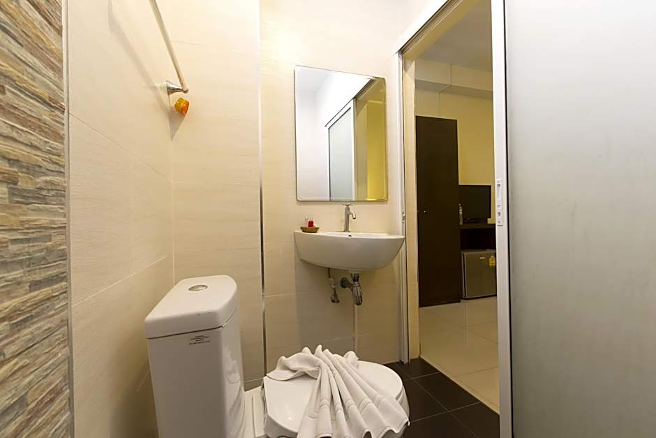 The Elegant Patong Hotel