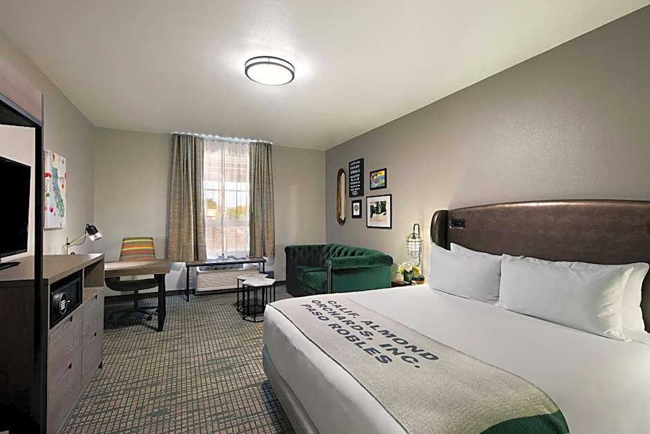 Oxford Suites Paso Robles