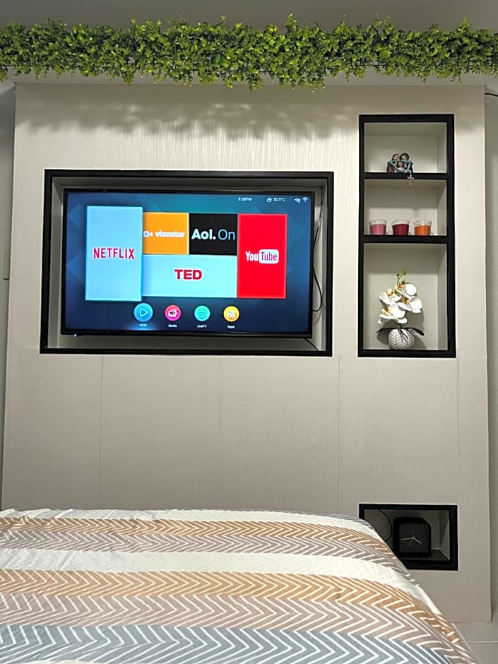 Netflix and Unli WIFI!!! The Elchies Room at Tagaytay Prime Residence